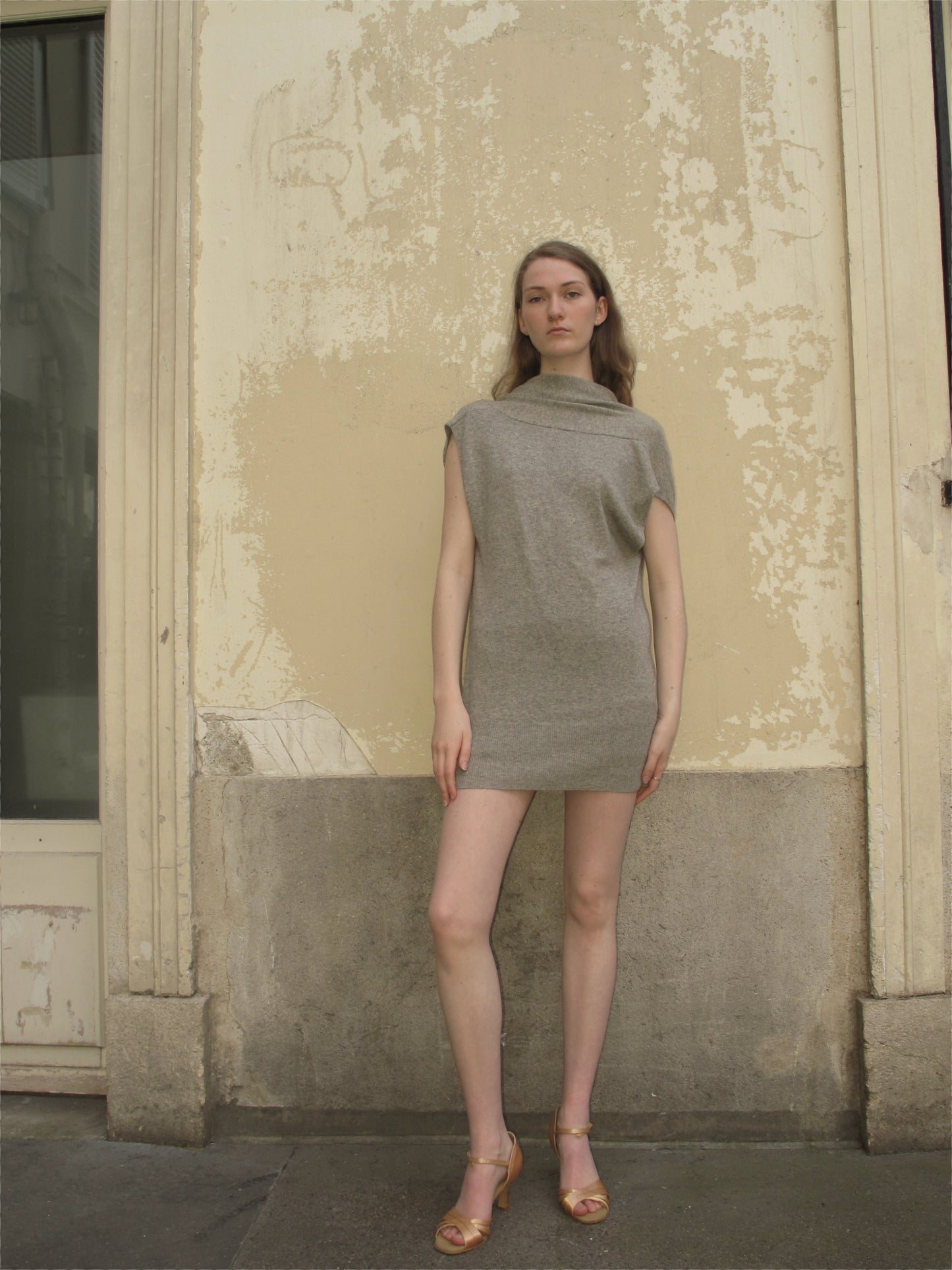 Robe/Pull sans manche en maille