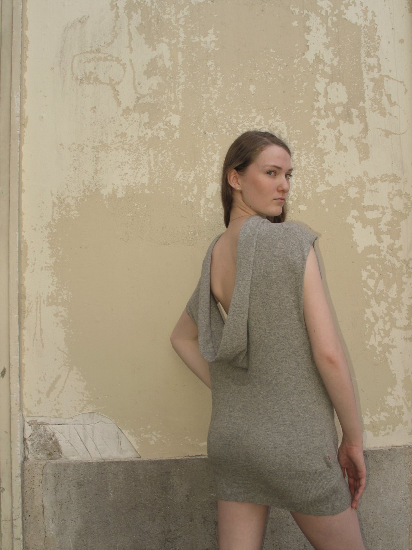Robe/Pull sans manche en maille