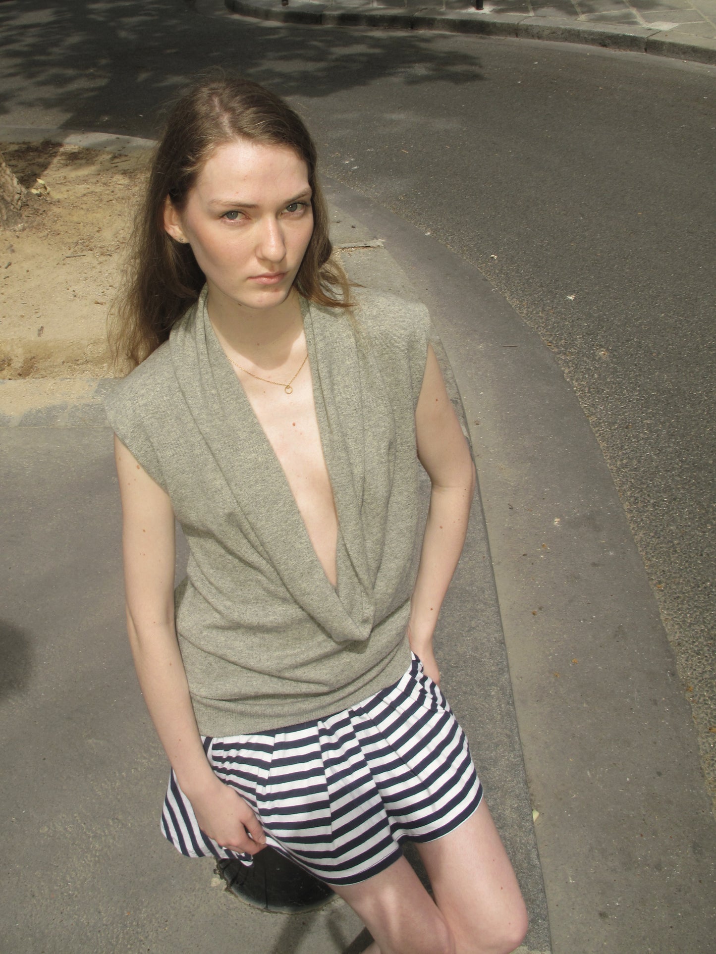 Robe/Pull sans manche en maille